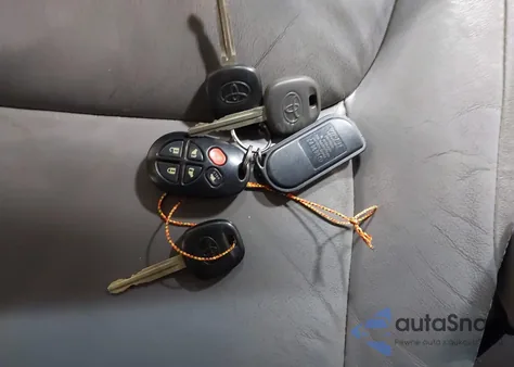 2005 Toyota Sienna Xle/Xle Limited из США, поврежденный, VIN 5TDBA22C25S043333